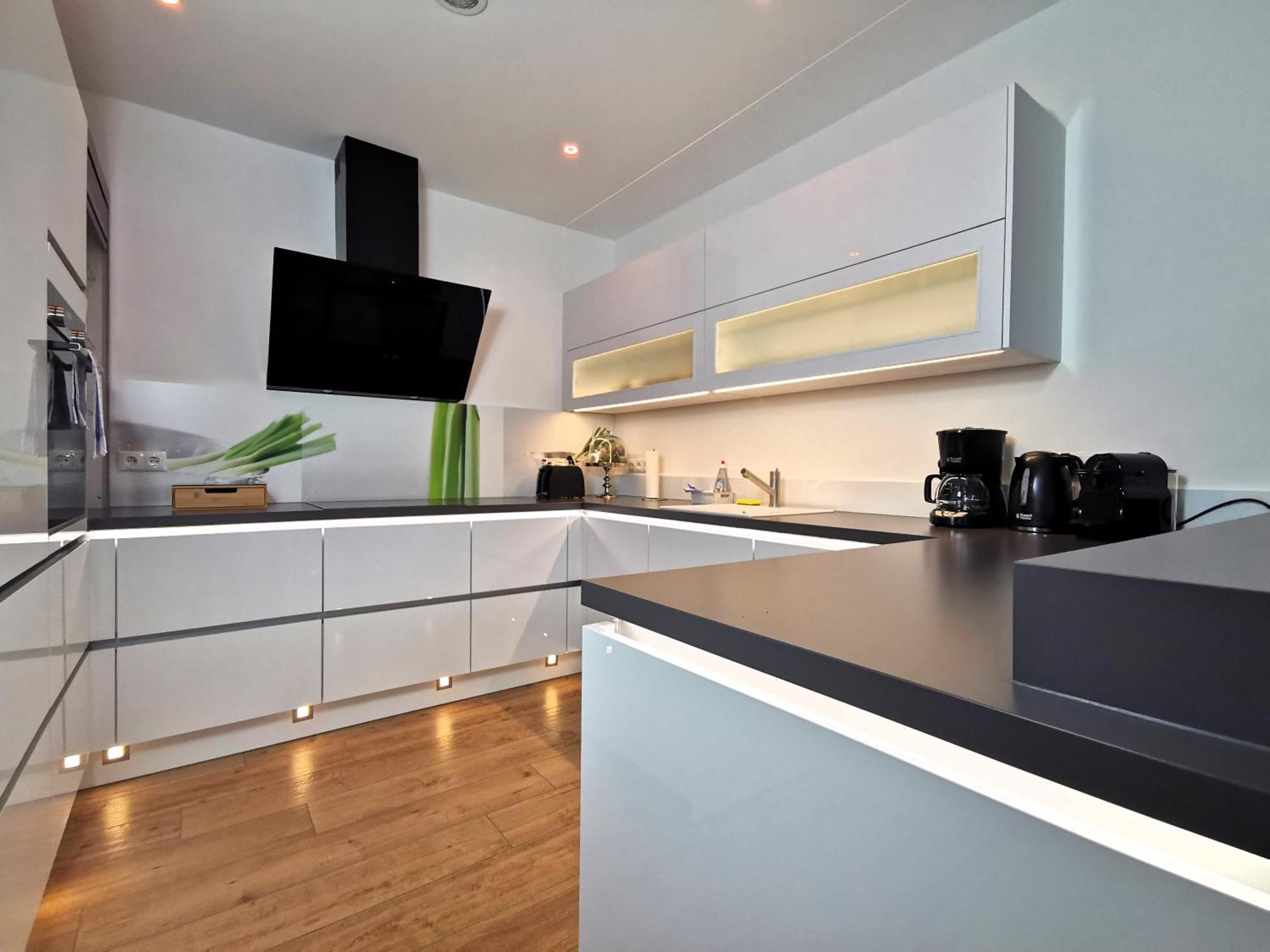 Bohnapartments Luxury Villa Berlin - 210Qm - Wintergarten - Kamin - 4 Kostenlose Parkplaetze - 6 Schlafzimmer - Neubau - Luxusausstattung Birkenwerder Kültér fotó