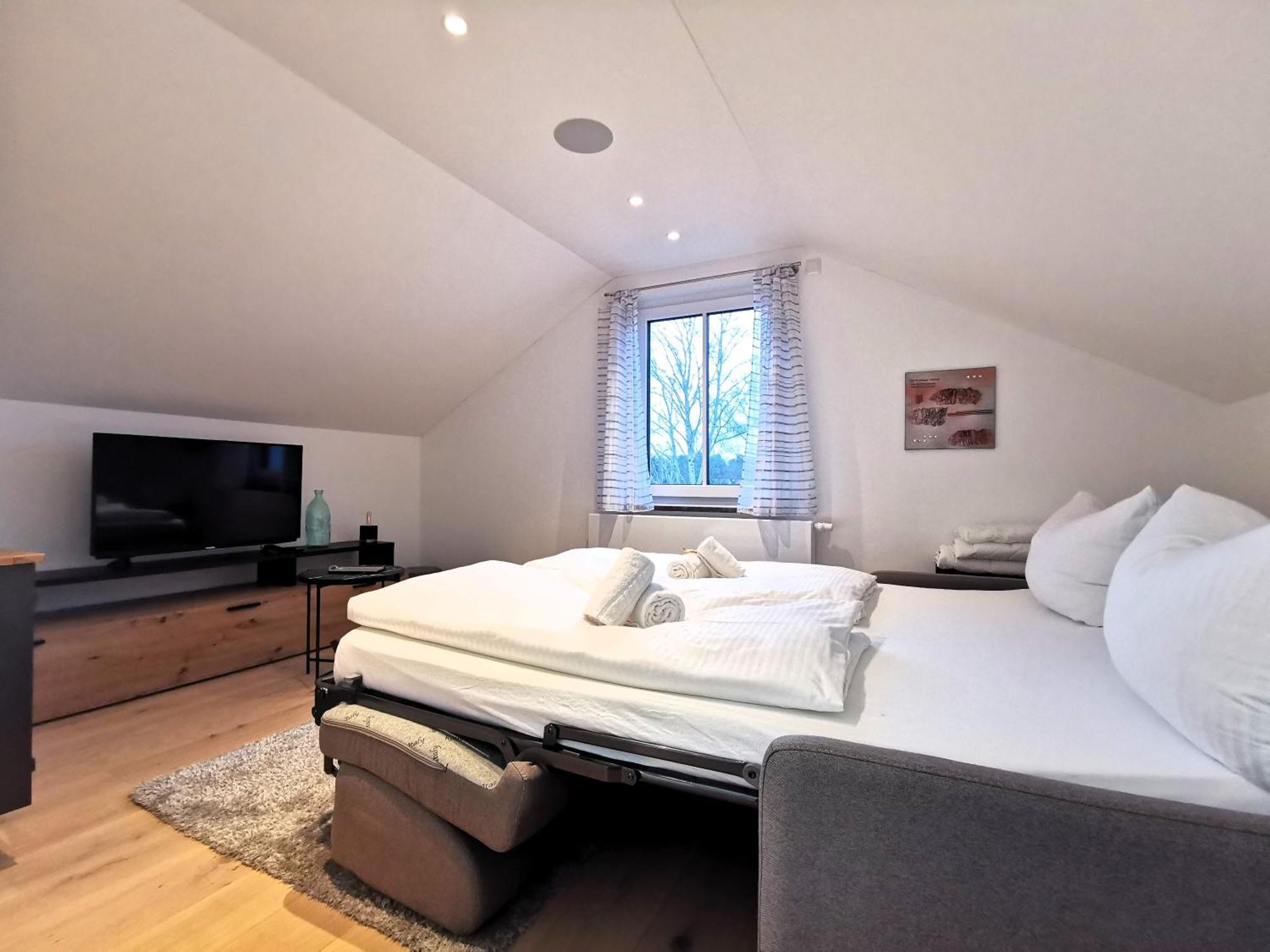 Bohnapartments Luxury Villa Berlin - 210Qm - Wintergarten - Kamin - 4 Kostenlose Parkplaetze - 6 Schlafzimmer - Neubau - Luxusausstattung Birkenwerder Kültér fotó